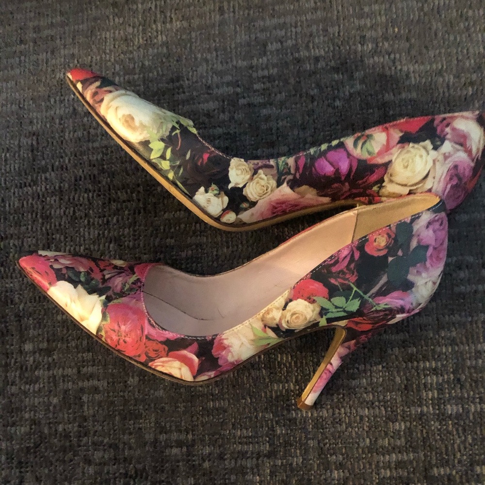 Kate Spade Roses 🌹 Heels 6